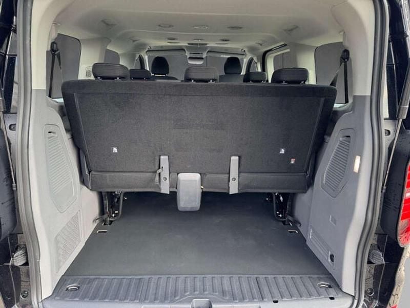 Gebraucht VW Caravelle Basis 150 PS (110 kW) 2025 Midnight black Van / Kleinbus