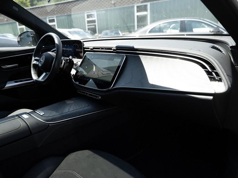 Gebraucht Mercedes E220 AMG 197 PS (144 kW) 2023 Weiss polarweiss Limousine