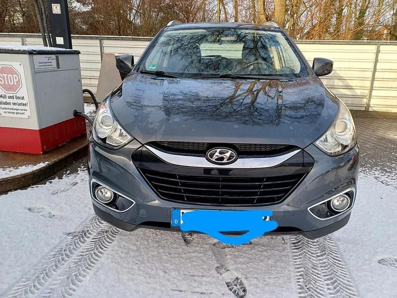 Grau Gebraucht 2010 Hyundai ix35 SUV | 4.300 € (Superpreis) - Bild 1/4