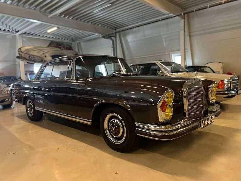 Braun Gebraucht 1966 Mercedes 250 SE Coupé | 95.000 € - Bild 1/4