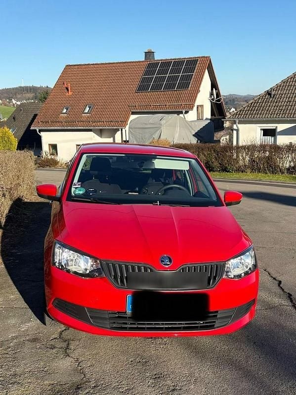 Gebraucht Skoda Fabia Active 60 PS (44 kW) 2015 Rot Kleinwagen