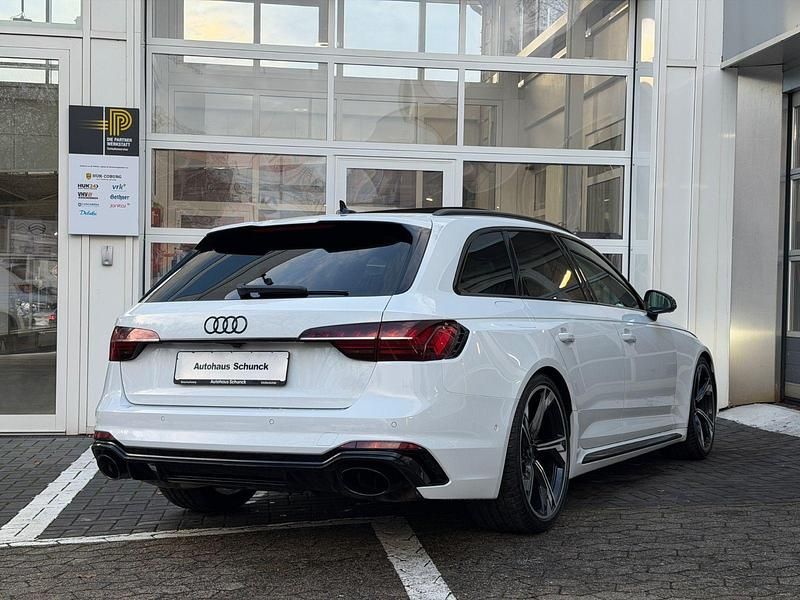 Gebraucht Audi RS4 Ambiente 450 PS (330 kW) 2023 Weiß Kombi