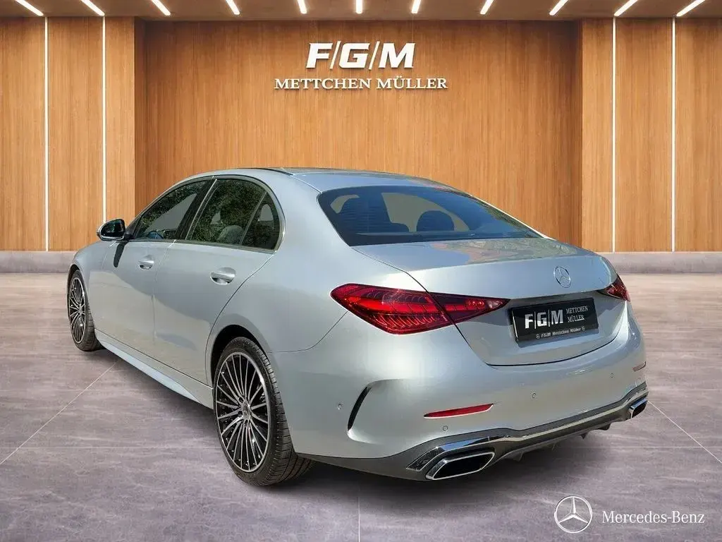 Gebraucht Mercedes 300 AMG line 265 PS (194 kW) 2025 Silber Limousine