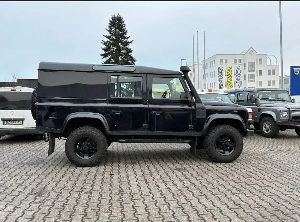 Gebraucht Land Rover Defender SE 122 PS (89 kW) 2014 Schwarz Kombi
