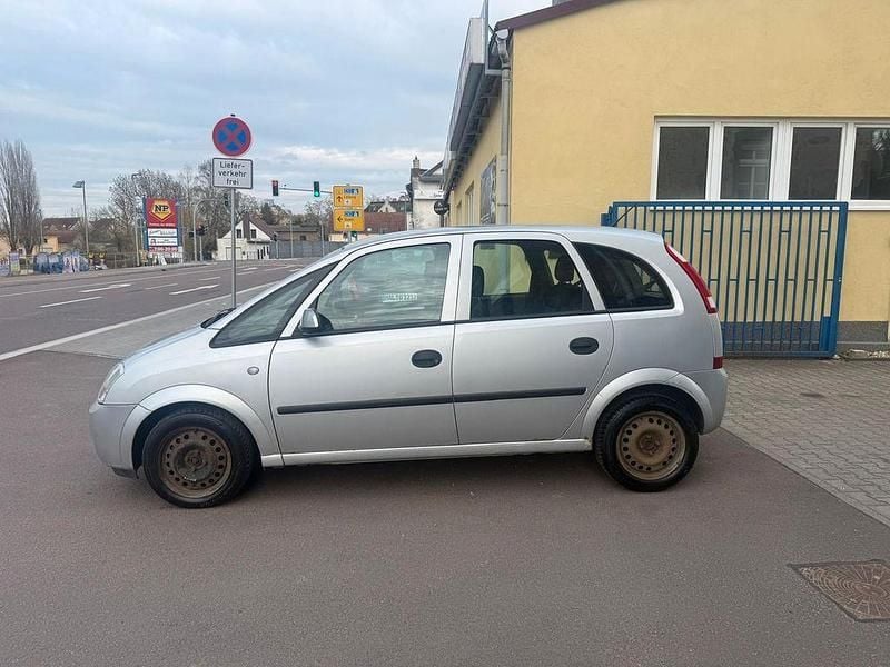 Gebraucht Opel Meriva Edition 101 PS (74 kW) 2004 Silber Van / Kleinbus