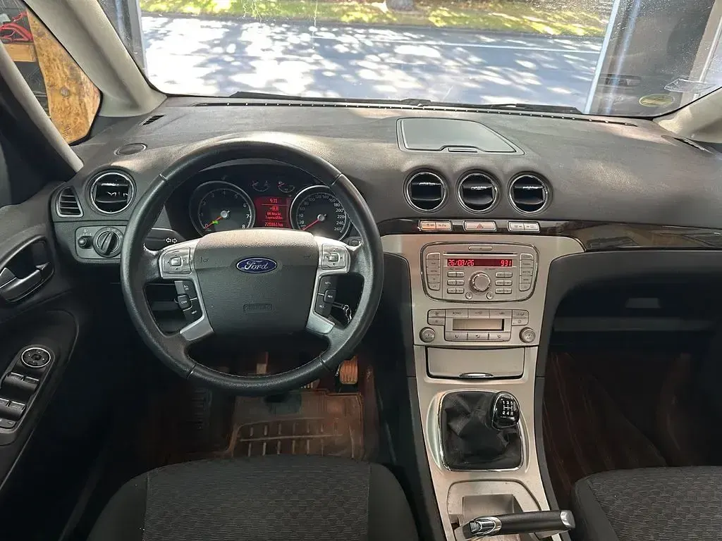 Gebraucht Ford Galaxy Ghia 145 PS (106 kW) 2009 Silber Van / Kleinbus