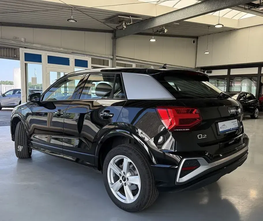 Używany Audi Q2 S-Line 150 KM (110 kW) 2026 Czarny SUV