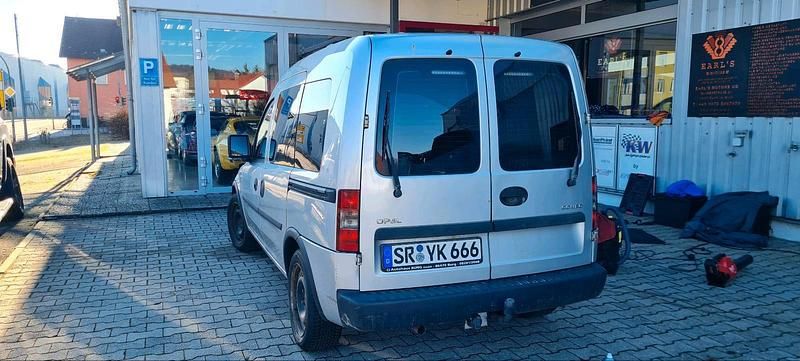 Second-hand Opel Combo 89 CP (65 kW) 2005 Argintiu Monovolum