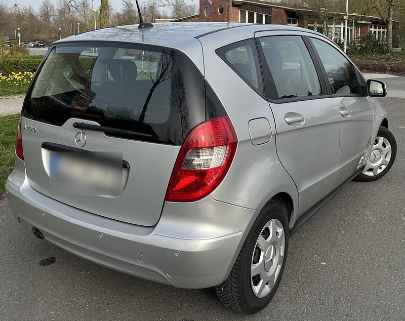 Gebraucht Mercedes A160 95 PS (69 kW) 2010 Silber Kleinwagen