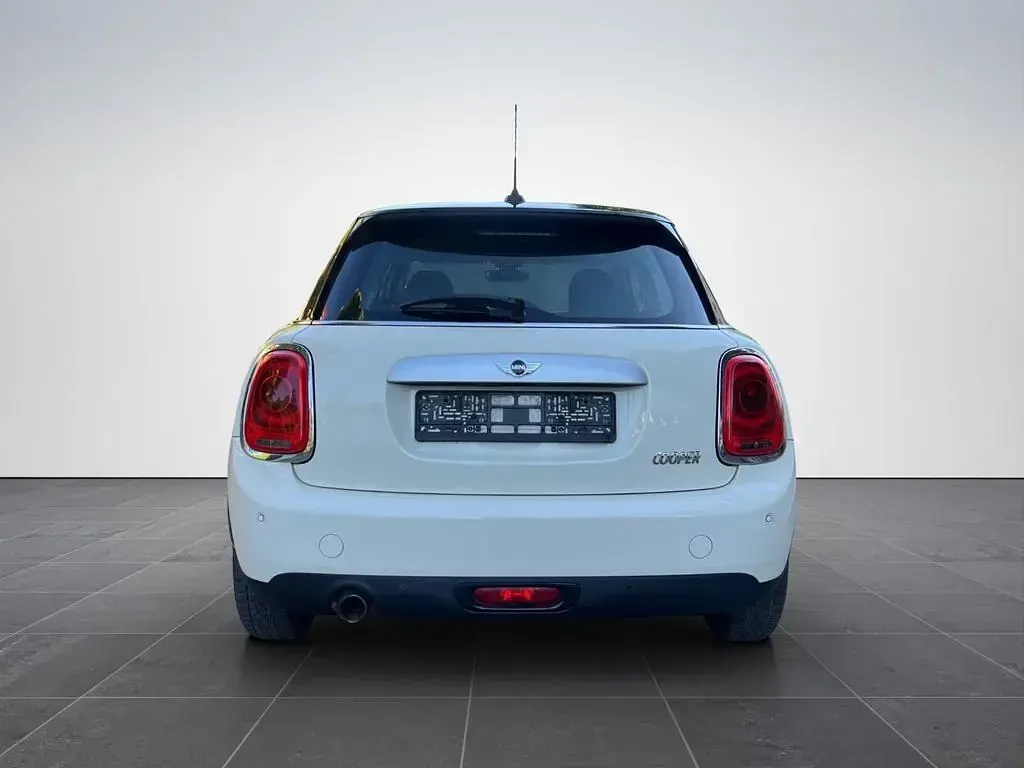 Gebraucht Mini Cooper 136 PS (100 kW) 2015 Weiß Kleinwagen