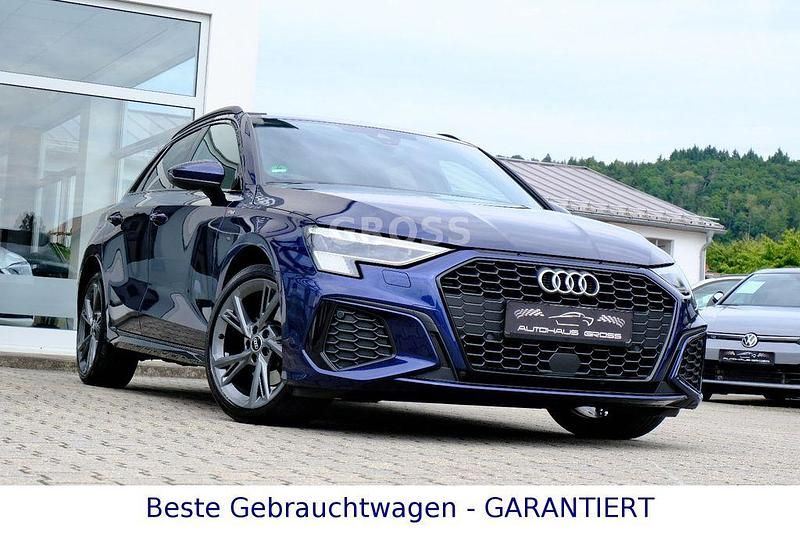 Blau Gebraucht 2021 Audi A3 Sportback e-tron Ambiente Limousine | 24.444 € (Teuer) - Bild 1/4