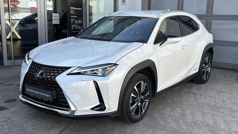 Gebraucht Lexus UX 250h 184 PS (135 kW) 2022 Weiß SUV