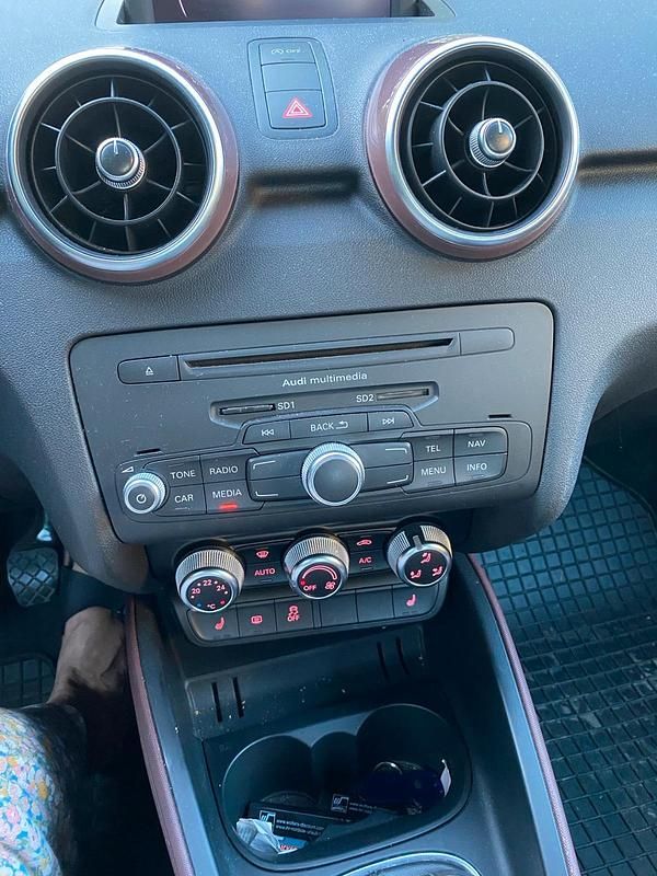 Gebraucht Audi A1 Ambition 122 PS (89 kW) 2012 Schwarz Kleinwagen