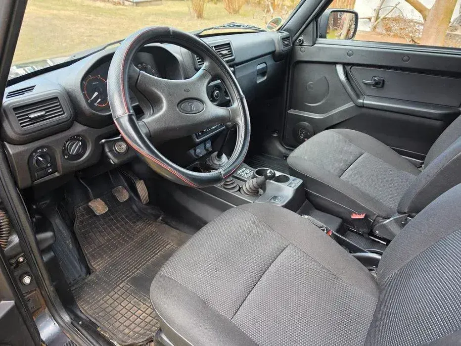 Usata Lada niva 83 CV (61 kW) 2021 Grigio SUV