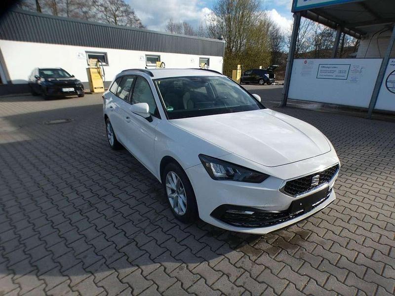 Gebraucht Seat Leon Style 150 PS (110 kW) 2022 White candy Kombi