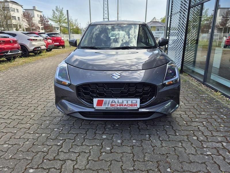 Neu Suzuki Swift Club 83 PS (61 kW) 2025 Grau Kleinwagen