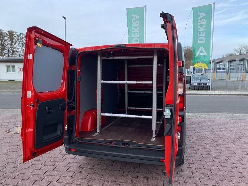 Gebraucht Opel Vivaro 125 PS (91 kW) 2018 Rot Van / Kleinbus