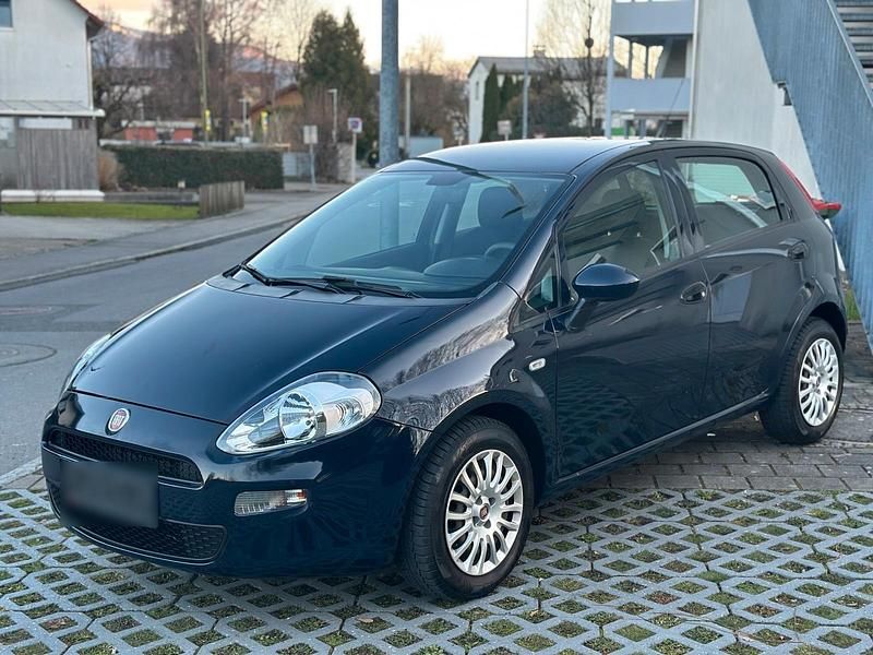 Gebraucht Fiat Punto 70 PS (51 kW) 2016 Blau Kleinwagen