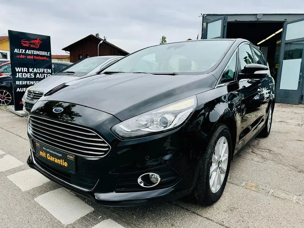 Occasion Ford S-MAX Titanium 150 ch (110 kW) 2017 Noir Monospace