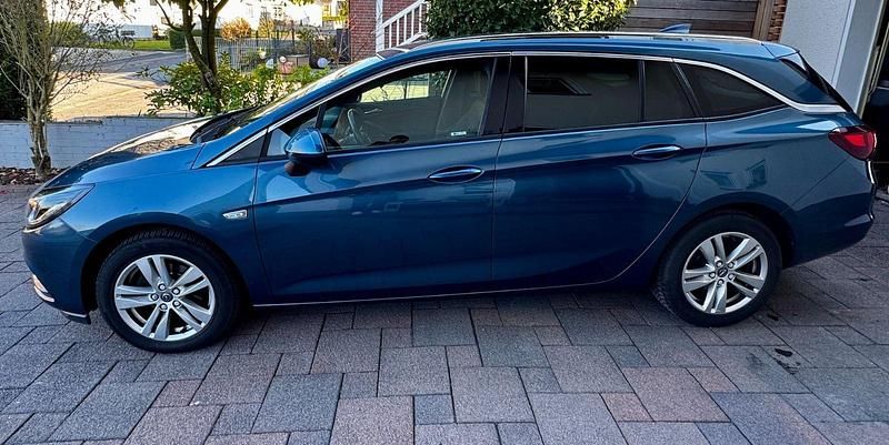 Gebraucht Opel Astra Dynamic 110 PS (80 kW) 2016 Blau Kombi