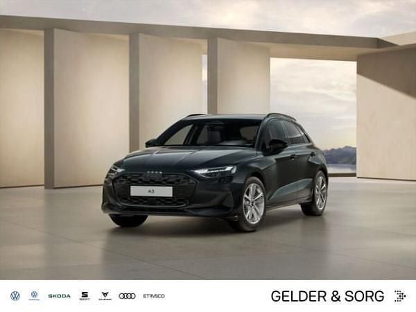 Grau (manhattangrau metallic) Neu 2026 Audi A3 Ambiente Limousine | 32.880 € (Guter Preis) - Bild 1/4