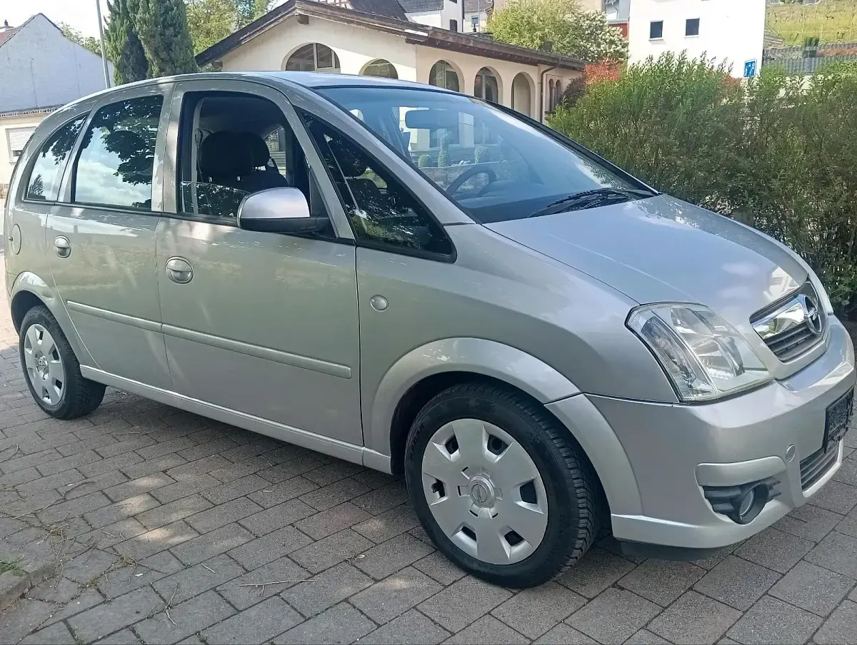 Gebraucht Opel Meriva 90 PS (66 kW) 2009 Silber Van / Kleinbus