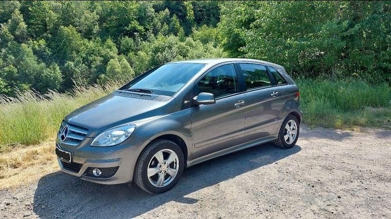 Gebraucht Mercedes B180 116 PS (85 kW) 2009 Grau Van / Kleinbus