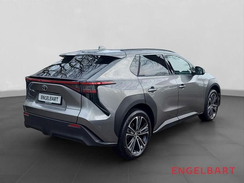Gebraucht Toyota bZ4X Basis 150 kW (204 PS) 2023 Grau SUV