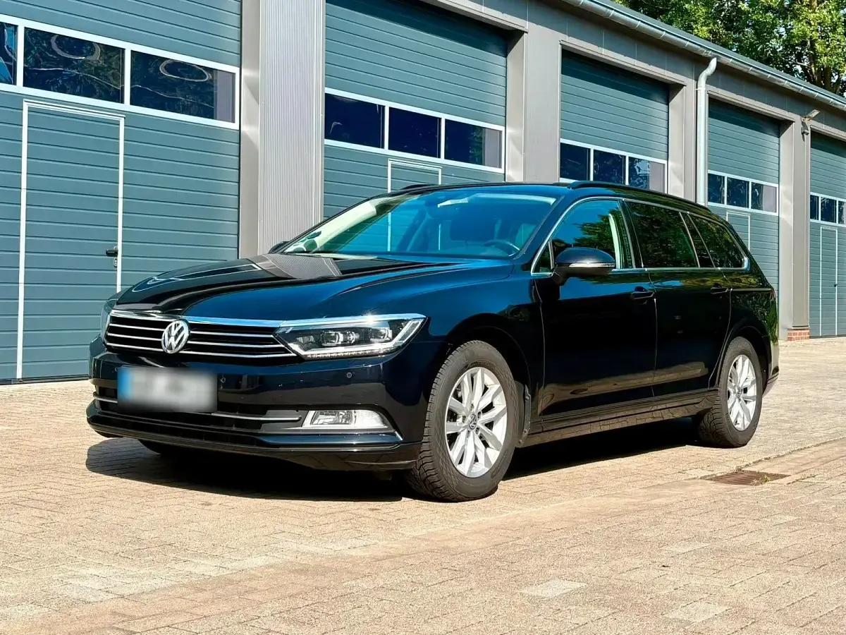Gebraucht VW Passat Comfortline 120 PS (88 kW) 2016 Schwarz Kombi