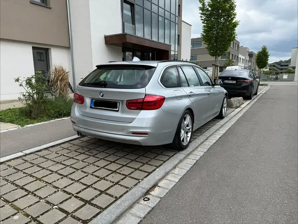 Używany BMW 320 Efficient Dynamics 190 KM (139 kW) 2016 Srebrny Kombi