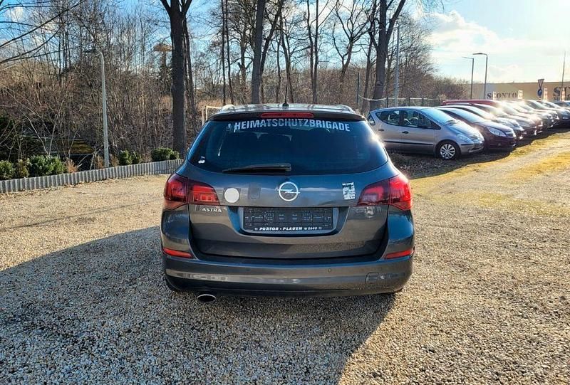 Gebraucht Opel Astra 165 PS (121 kW) 2012 Grau Kombi