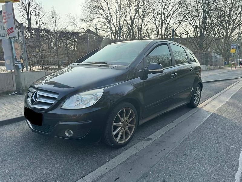 Gebraucht Mercedes B180 116 PS (85 kW) 2009 Schwarz Van / Kleinbus