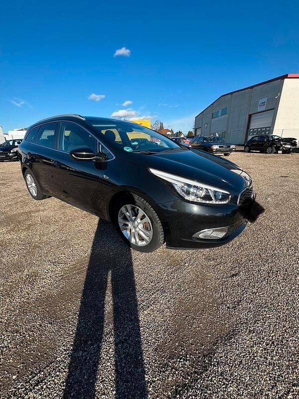 Gebraucht Kia Ceed 128 PS (94 kW) 2013 Schwarz Kleinwagen