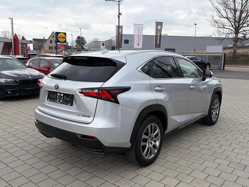 Gebraucht Lexus NX300h E-FOUR Executive Line 155 PS (114 kW) 2015 Silber SUV