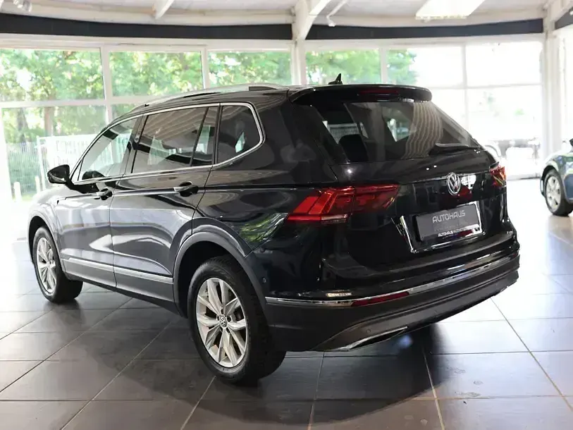 Gebraucht VW Tiguan Allspace Highline 239 PS (175 kW) 2020 Schwarz SUV