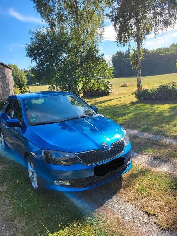 Blau Gebraucht 2015 Skoda Fabia Limousine | 4.600 € (Guter Preis) - Bild 1/4
