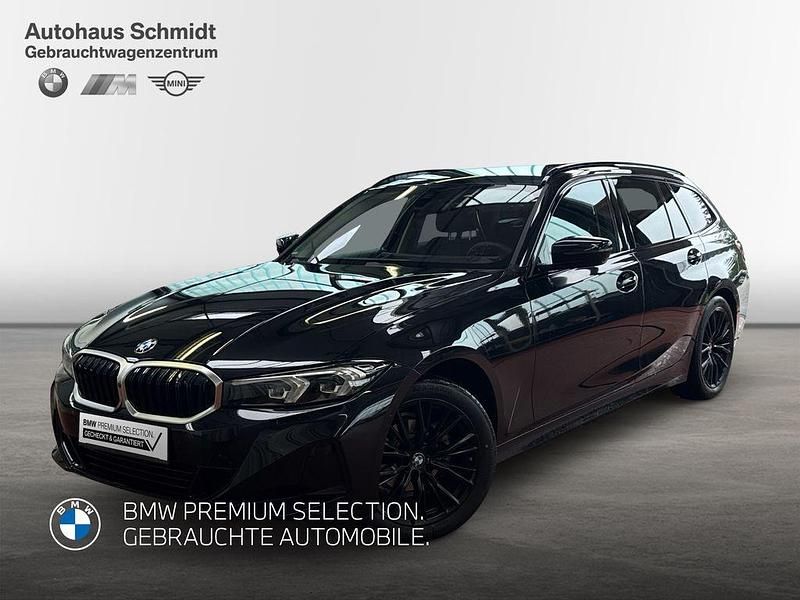 Saphirschwarz Gebraucht 2024 BMW 318 Comfort Edition Kombi | 36.690 € (Fairer Preis) - Bild 1/4