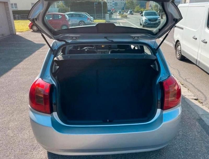 Gebraucht Toyota Corolla 110 PS (80 kW) 2002 Silber Kombi