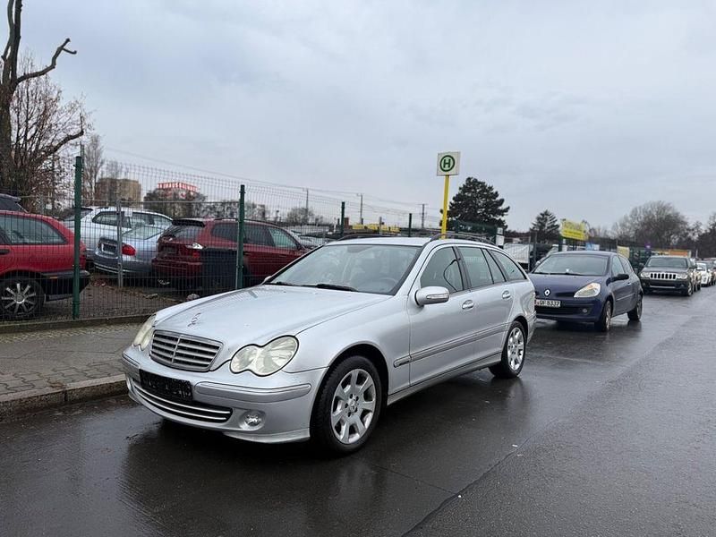 Silber Gebraucht 2004 Mercedes C180 Elegance Limousine | 1.999 € (Guter Preis) - Bild 1/4