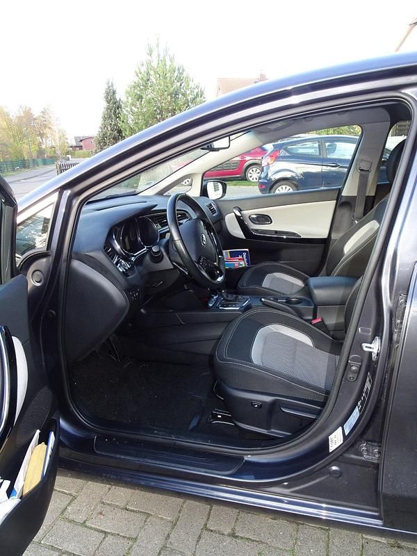 Grau Gebraucht 2018 Kia Ceed Limousine | 11.950 € (Guter Preis) - Bild 1/4