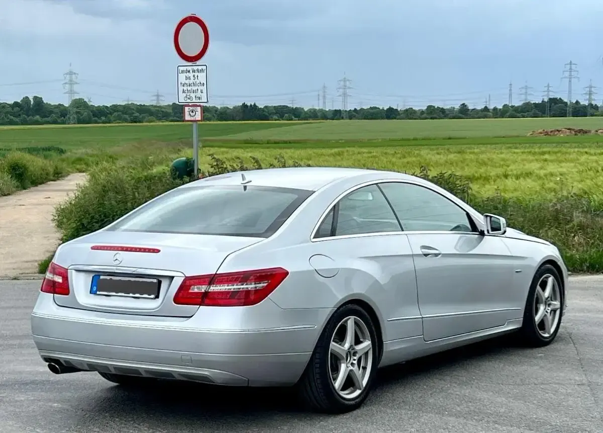 Usata Mercedes E250 204 CV (150 kW) 2011 Argento Coupé