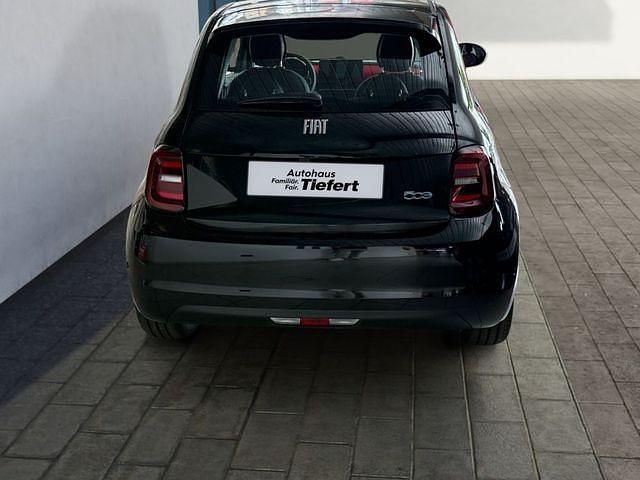 Gebraucht Fiat 500e Red 86 kW (118 PS) 2025 Schwarz Kleinwagen