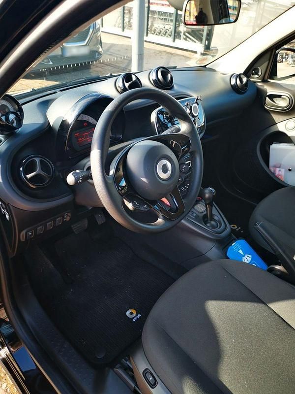 Gebraucht Smart ForFour Electric Drive 60 kW (82 PS) 2022 Schwarz Kleinwagen