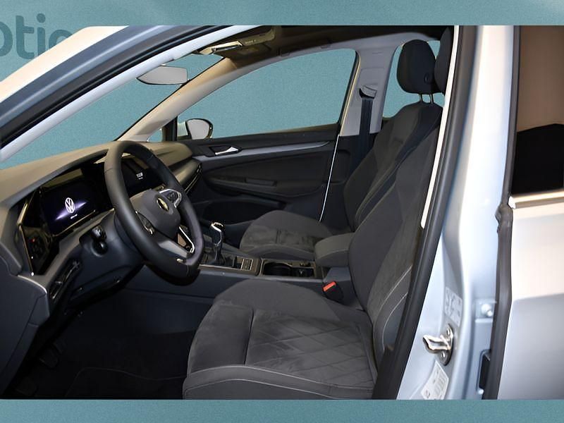Gebraucht VW Golf VIII 150 PS (110 kW) 2022 Silber Kleinwagen
