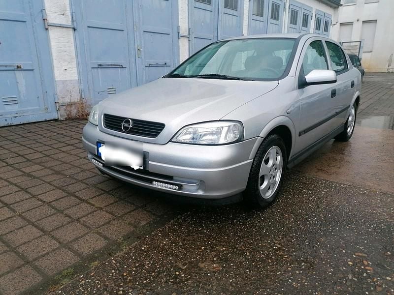 Silber Gebraucht 2000 Opel Astra Limousine | 1.500 € (Superpreis) - Bild 1/4