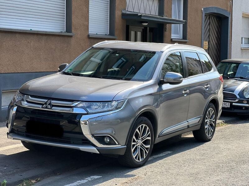 Gebraucht 2017 Mitsubishi Outlander Diamant Edition SUV | 9.990 € (Superpreis) - Bild 1/4