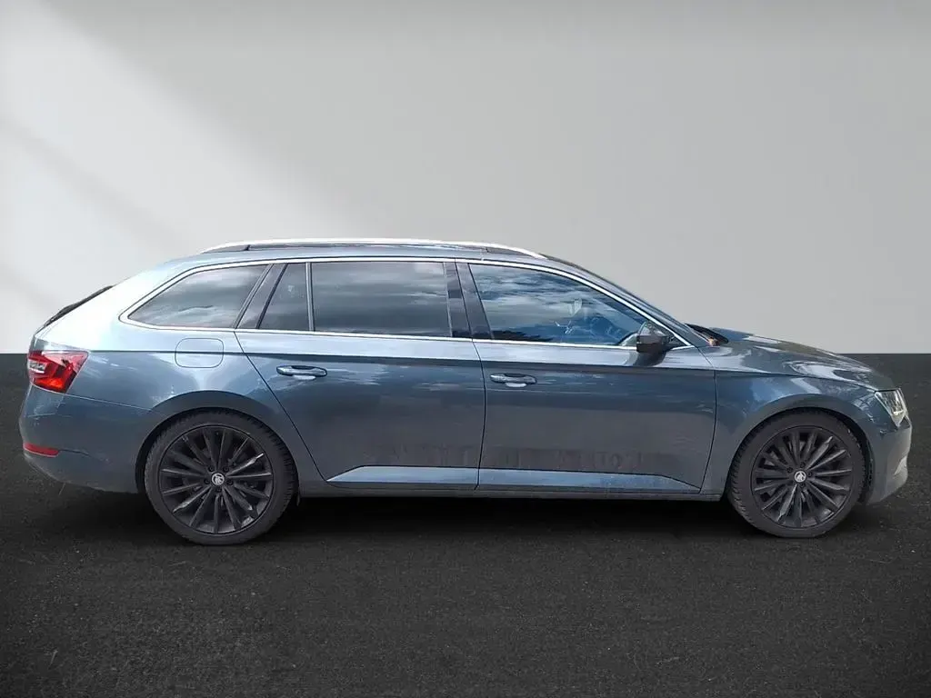 Gebraucht Skoda Superb LAURIN & KLEMENT 280 PS (205 kW) 2017 Grau Kombi