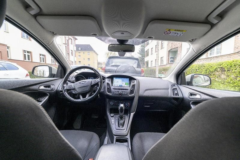 Gebraucht Ford Focus Business Edition 120 PS (88 kW) 2017 Grau Kombi