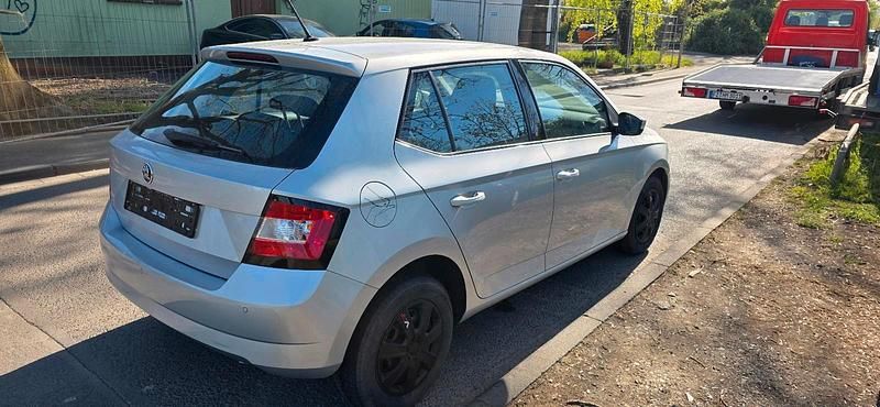 Używany Skoda Fabia 60 KM (44 kW) 2016 Srebrny Hatchback