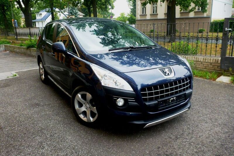 Blau metallic Gebraucht 2013 Peugeot 3008 Allure Van / Kleinbus | 8.490 € (Guter Preis) - Bild 1/4